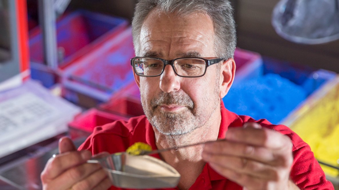 Online guidebook for chemical resistance of plastics - Colasit