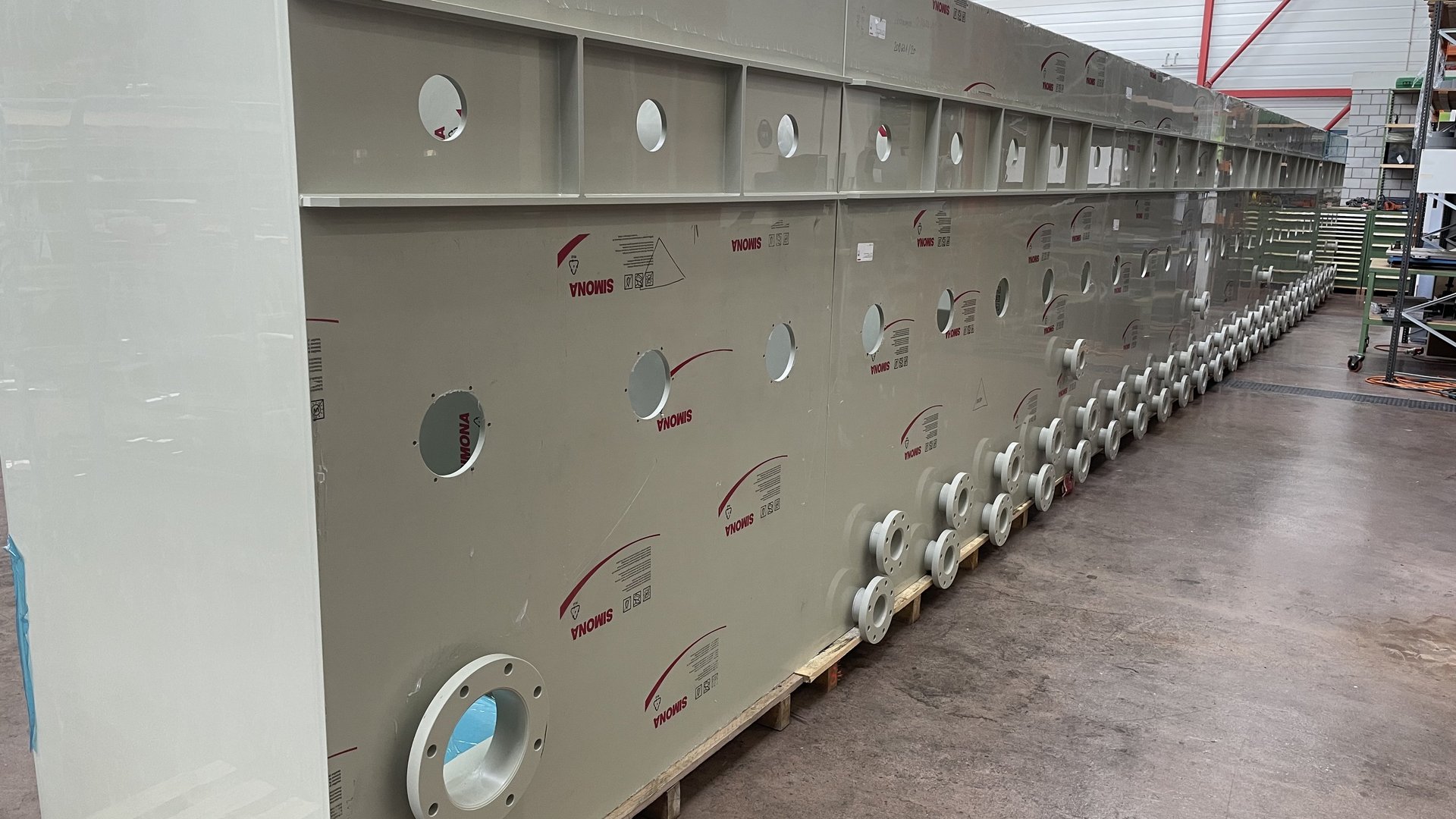 Kunststof behuizing in PP kunststof, als gelaste kunststof constructie - Colasit