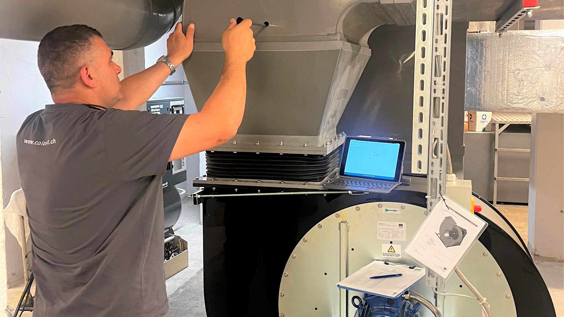 Installatie en inbedrijfstelling van kunststof ventilatoren - Colasit