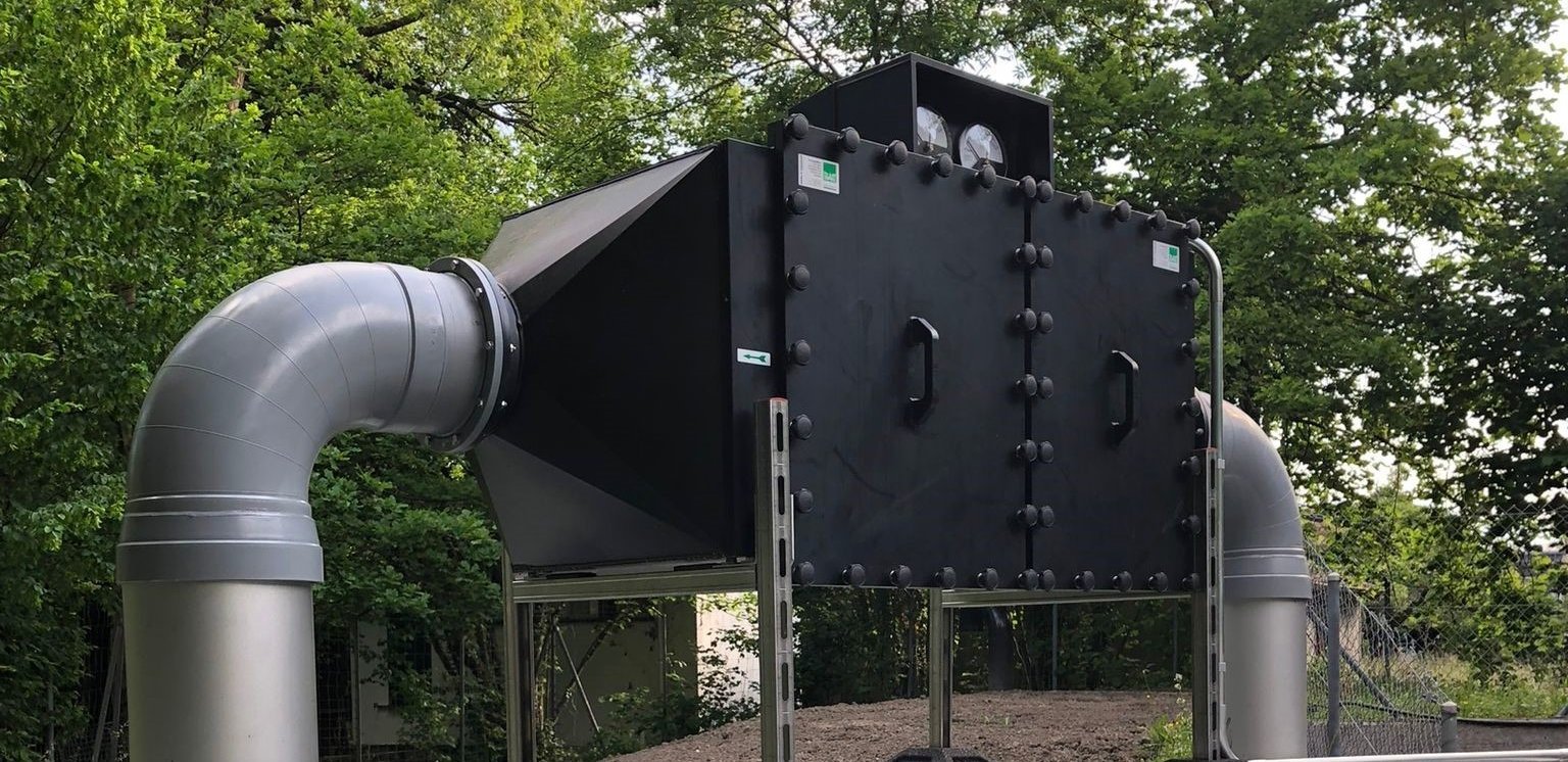 Filterkast voor een rioolwaterzuiveringsinstallatie, tweetraps met deeltjesfilter en actief koolfilter tegen geuremissies - Colasit