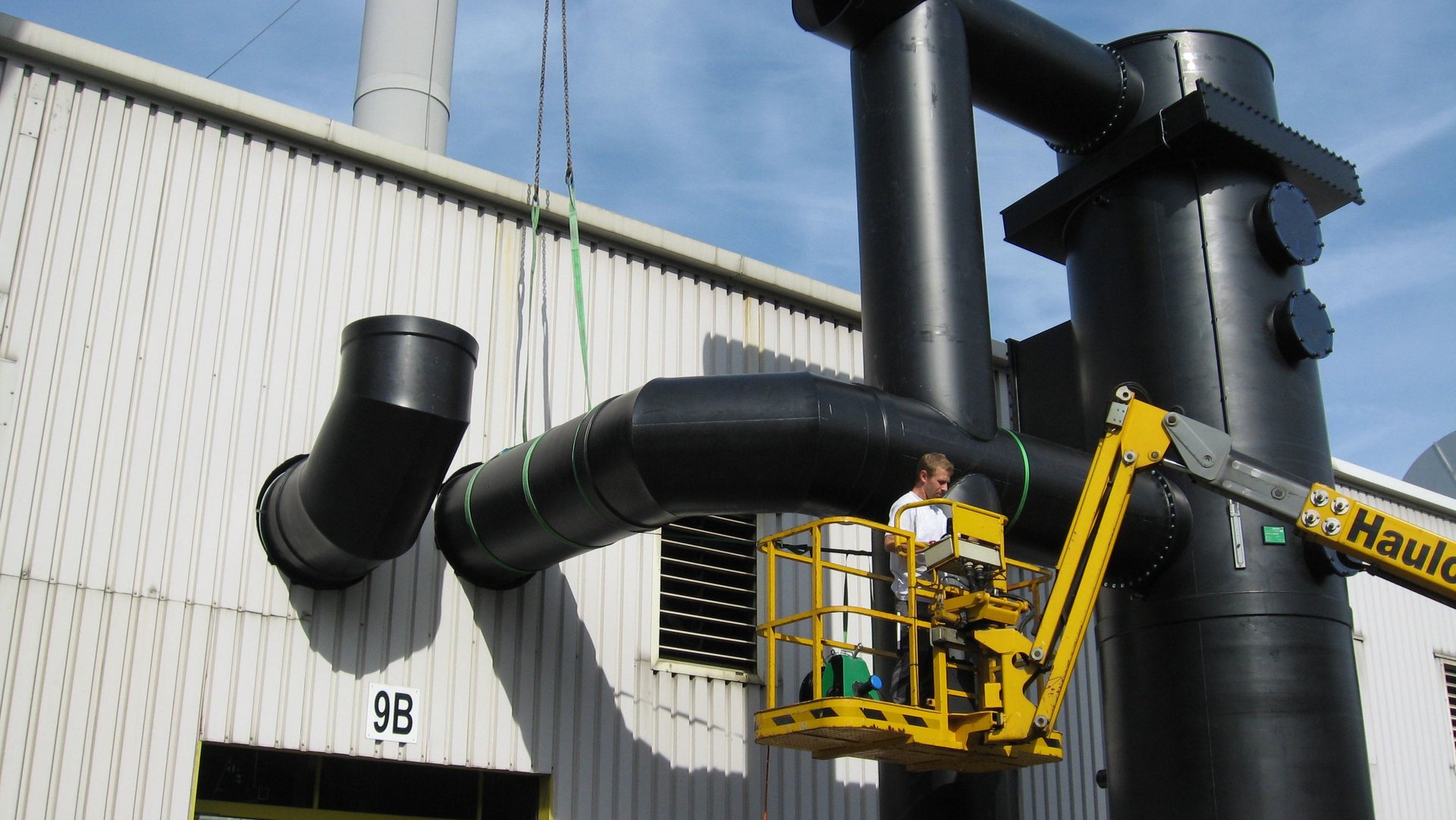 Insertion and mounting, installation of a plastic vessel - Colasit