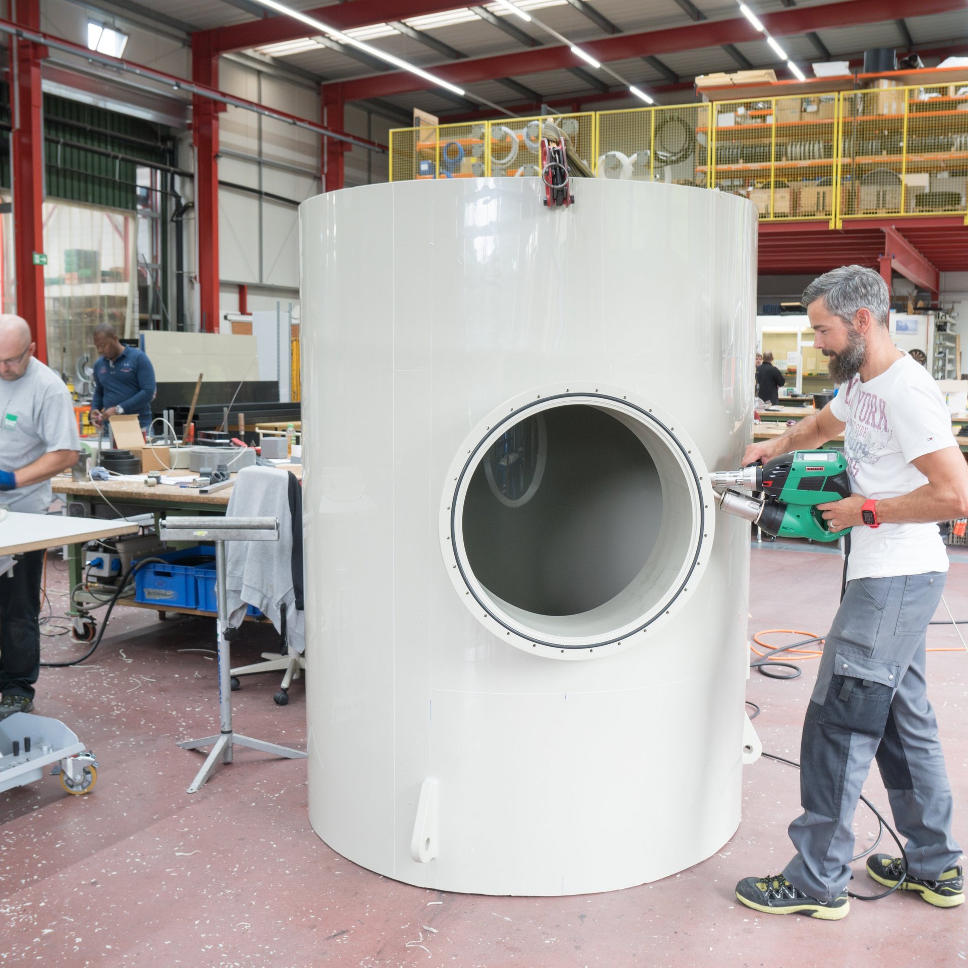 Wij bieden interessante banen op het gebied van kunststofbouw, lassen van kunststof containers - Colasit